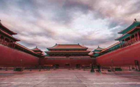 乌鸦围城、东华门被撞，百年皇城受伤不断背后的那些事-蕉爷VIP内参